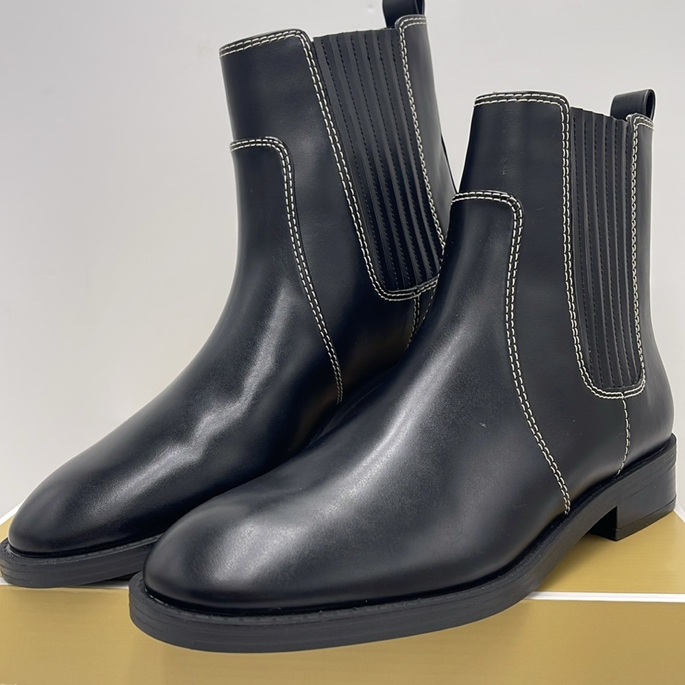 Michael Kors ELLA FLAT BOOTIE
FAUX LEATHER
49F4ELFE5L
BLACK - Picture 4 of 16